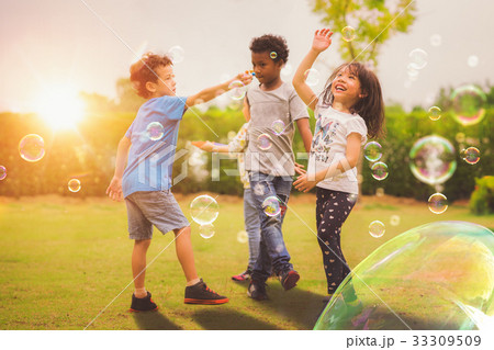 Kid and friends in international pre school play Kid and friends in international pre school play 33309509