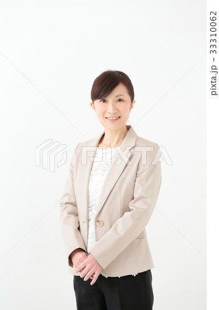 ビジネスイメージ　ミドル女性 33310062