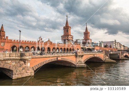Oberbaum Bridge in Berlin Oberbaum Bridge in Berlin 33310589