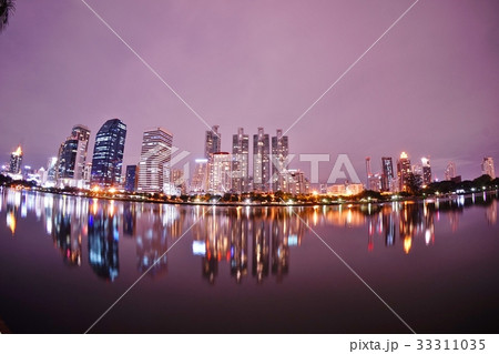 タイ王国の首都バンコク、夜の景観（Night View of Bangkok, Thailand） 33311035