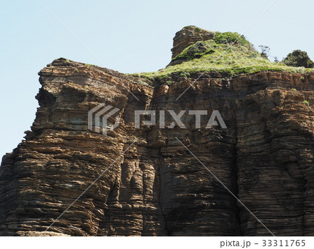 無人島の断崖絶壁 33311765