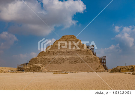 エジプト ジェセル王の階段ピラミッド エジプト ジェセル王の階段ピラミッド 33312035