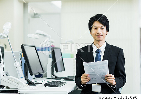 若いビジネスマン　 33315090