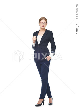 Business woman full length portrait Business woman full length portrait 33320070