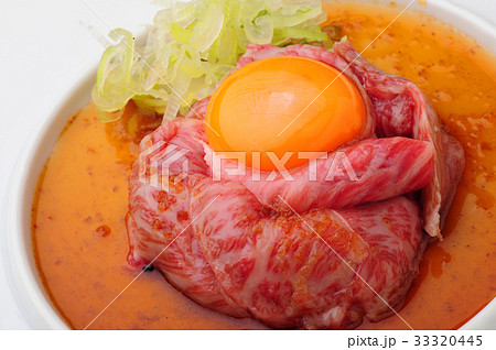牛肉の刺身　ユッケ 33320445