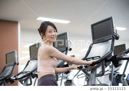 フィットネスクラブ　女性 33323125