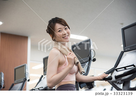 フィットネスクラブ　女性 33323139