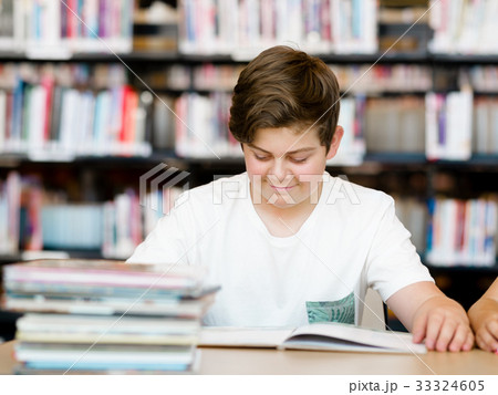 Boy in library 33324605