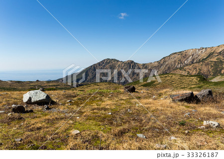 Mount Tate and clear blue sky Mount Tate and clear blue sky 33326187