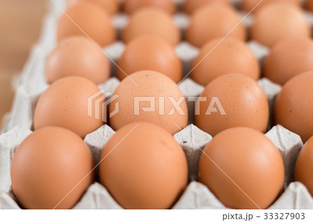 Fresh chicken egg Fresh chicken egg 33327903
