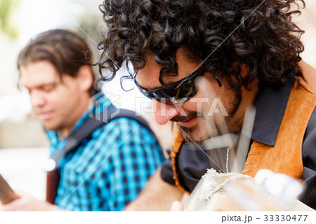 Feel the music 33330477