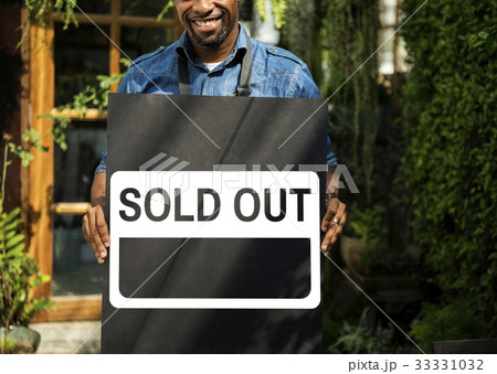 Sold out consumer commercial retail shop 33331032