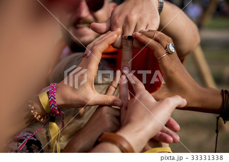 Group of friends with hands peace sign 33331338