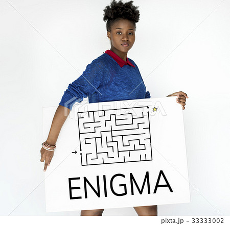 Woman hold a puzzle concept card Woman hold a puzzle concept card 33333002