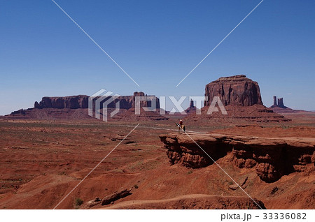 米国　モニュメント・バレーのジョン・フォード・ポイント 33336082