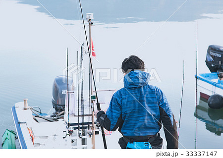 海釣り　船　出航 33337147