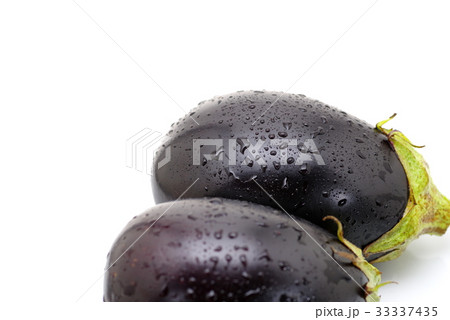 米ナス 2個 白い背景 アップ　a-2 横並び 右寄せ 33337435