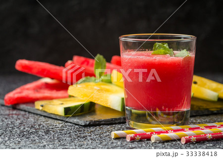 Glass of fresh watermelon juice 33338418