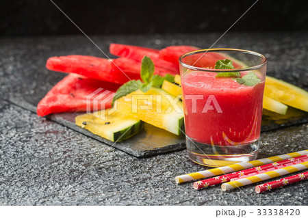 Glass of fresh watermelon juice 33338420