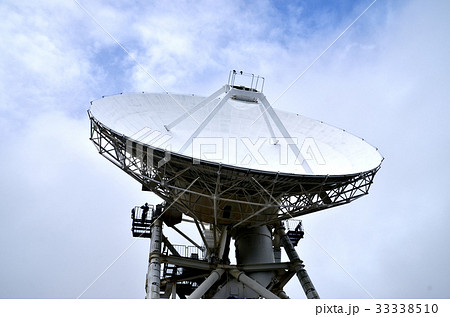 気象台地（衛星ヶ丘展望台）の20mφパラボラアンテナ 33338510