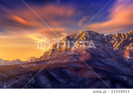 Seoraksan mountains at sunrise, South Korea. 33339055