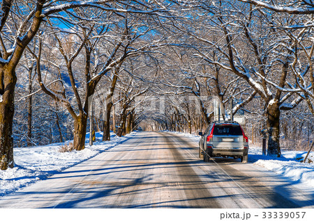 Car on road in winter, Seoraksan in South Korea. Car on road in winter, Seoraksan in South Korea. 33339057