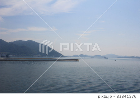train view of Seto Inland Sea 33341576