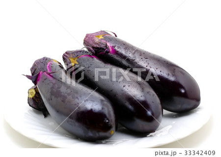 ナス 盛合わせ 白い皿の上 c-1 ナス 盛合わせ 白い皿の上 c-1 33342409