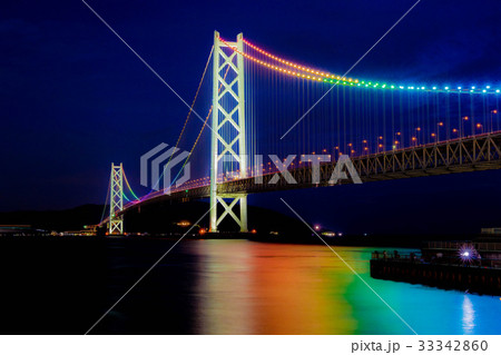 虹色の明石海峡大橋の写真素材