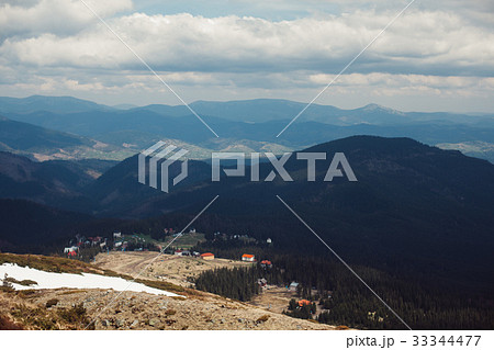 Carpathian mountains. The village in the mountains 33344477