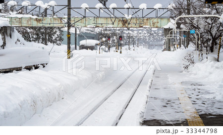 線路に積もる雪 線路に積もる雪 33344798