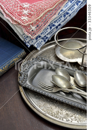 アンティークの雑貨、リネンとテーブル小物 33346309