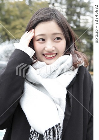 含羞む若い女性の写真素材 [33346682] - PIXTA 