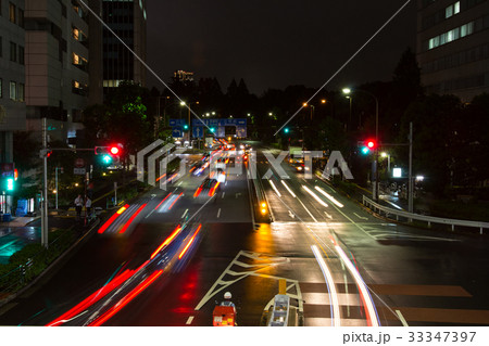 雨上がり、青山一丁目の夜空 33347397