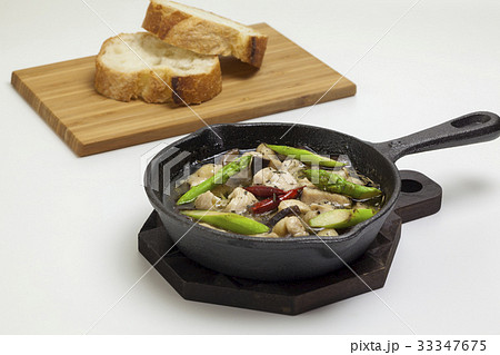 アスパラときのこのアヒージョ ahijo 33347675