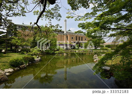京都市美術館 庭園(藤棚) 京都市美術館 庭園(藤棚) 33352183