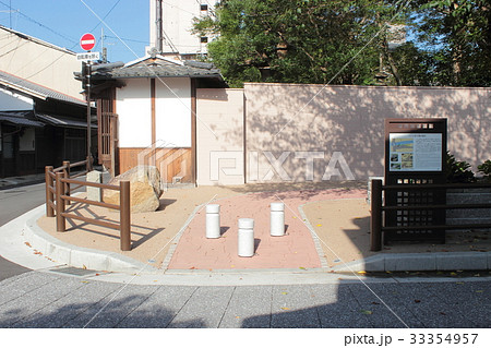 京都　応仁の乱激戦地　百々橋の礎石 33354957