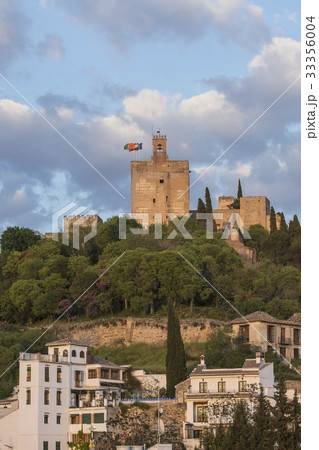 Spain, Andalusia, Granada, Palace of Alhambra on hill Spain, Andalusia, Granada, Palace of Alhambra on hill 33356004