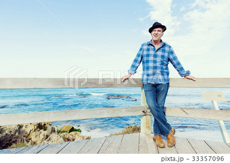 Nice morning to meet ocean Nice morning to meet ocean 33357096