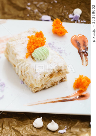 napoleon cake 33359602