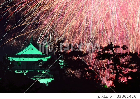 城に降り注ぐ 33362426