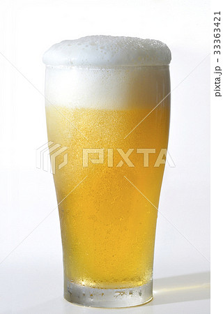 グラスのビール 33363421