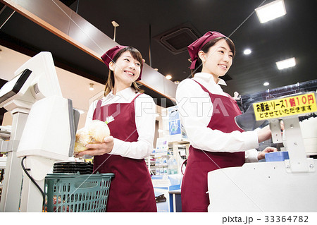 スーパー スーパーマーケット レジ 店員 スタッフ 女性 1人 スーパー スーパーマーケット レジ 店員 スタッフ 女性 1人 33364782