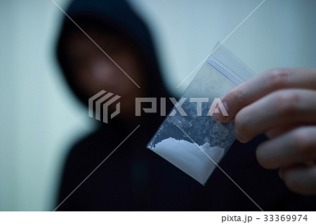 粉末 白 黒 ホワイト ブラック 違法 犯罪 麻薬 ミョウバン 処方 覚せい剤 危険ドラッグ の写真素材