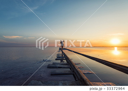 Beauty sunset on salty lake 33372964