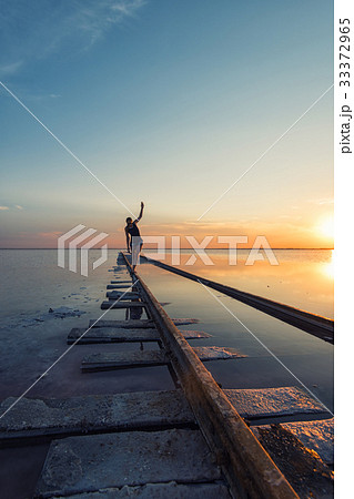 Beauty sunset on salty lake 33372965