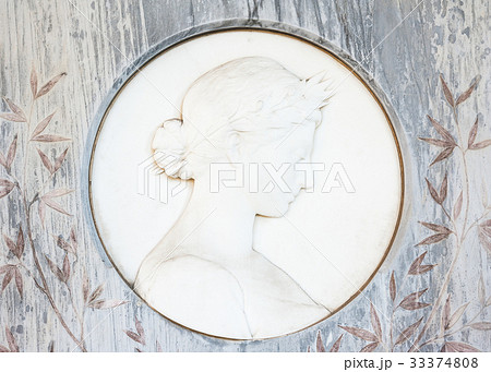 Statue of graveyard 33374808