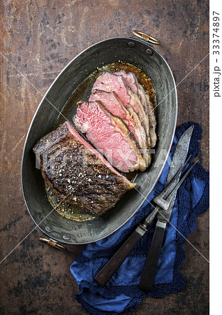 Roast Beef in Copper Pod 33374897