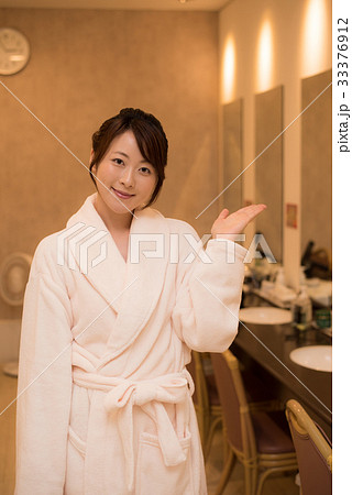 パウダールーム　女性 33376912