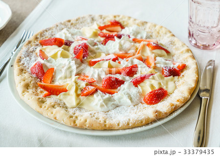 sweet pizza 33379435